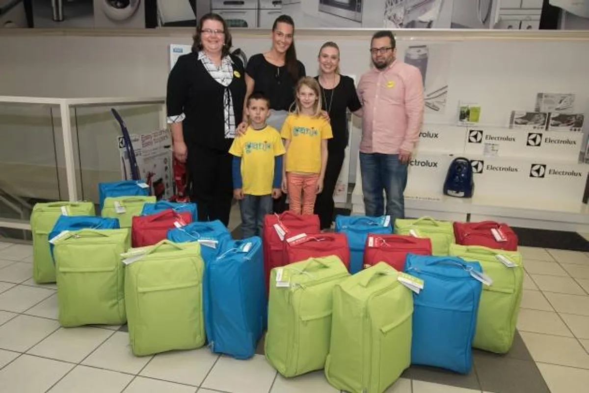 Electrolux je donirao 20 kovčežića za djecu poplavljenih područja