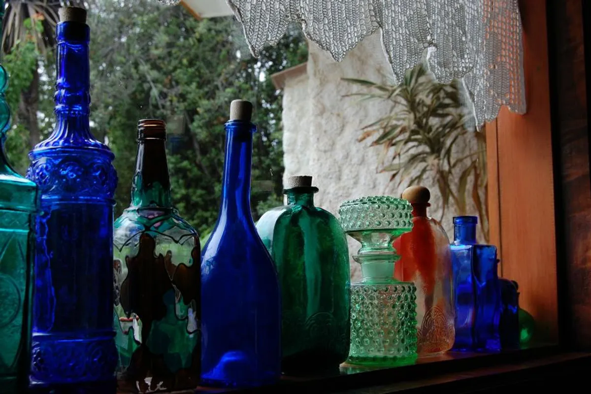 Ukrasi za vrt od plastičnih boca koji će transformirati vaš vrt!