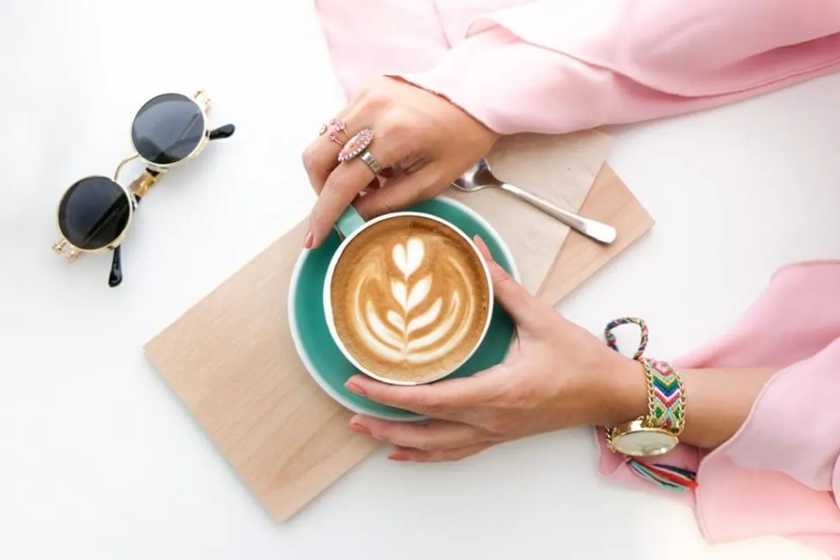8 supernamirnica koje možeš dodati svojoj kavi (za više zdravlja i energije)