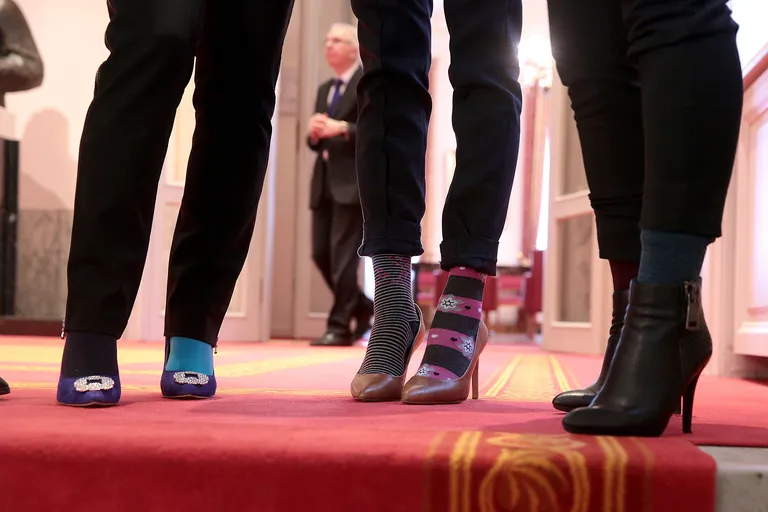 HDZ-ovci u razlitičim čarapama dali podršku osobama s Down sindromom
