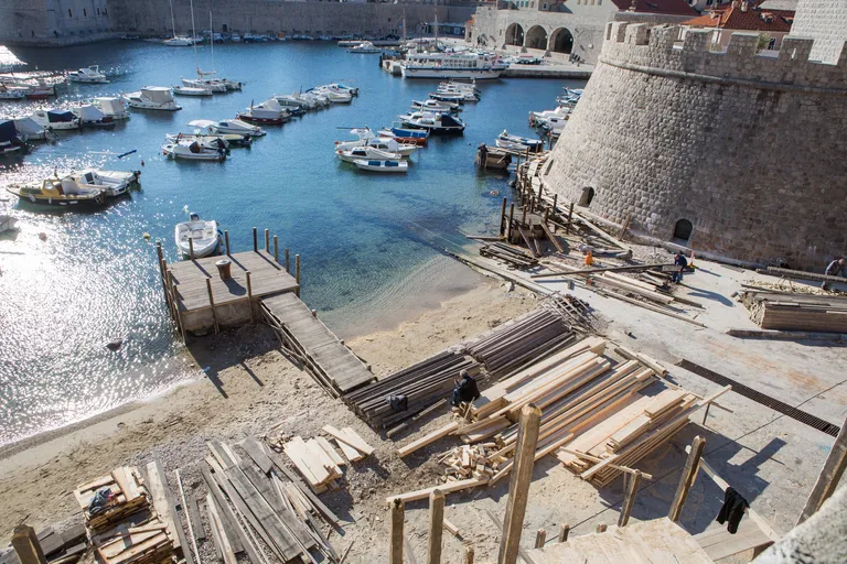 Dubrovnik: Postavljanje seta i kulisa za snimanje filma Robin Hood