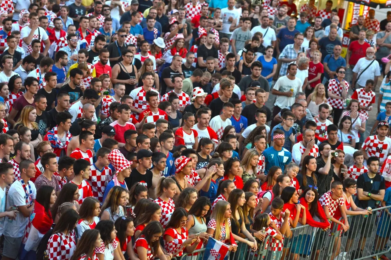 Atmosfera u Puli