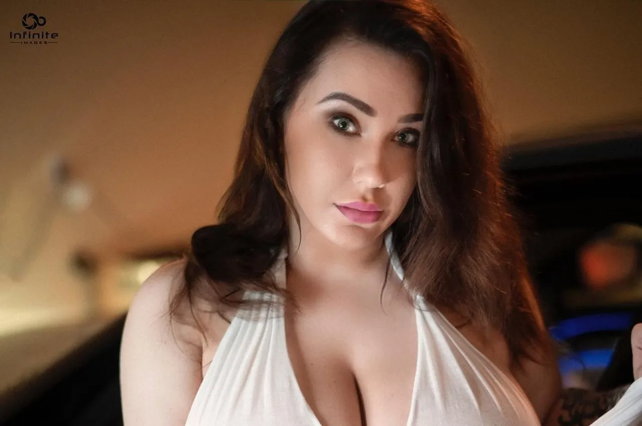 EXCLUSIVE: *NUDITY* Former Teacher Who Was Told To 'Cover Up' Because Of Her Curves Has Ultimate Revenge Cashing In Almost $1 MILLION On OnlyFans In Just 18 Months