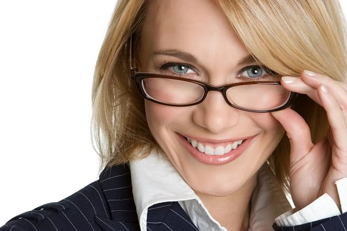 Makeup savjeti za žene koje nose naočale