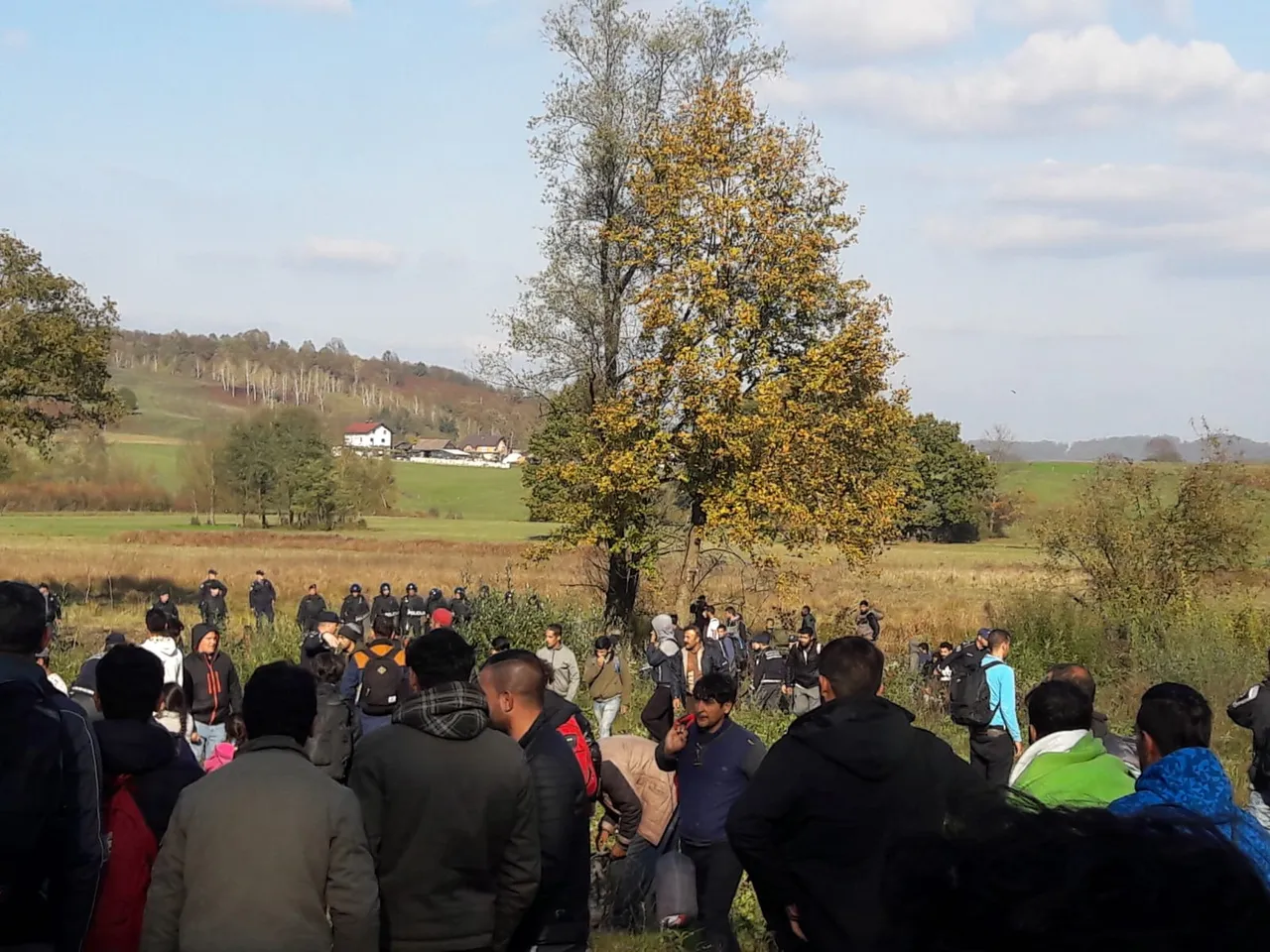 Migranti žele u Hrvatsku, policija ne da:  Zatvorit će granični prijelaz Maljevac za promet?