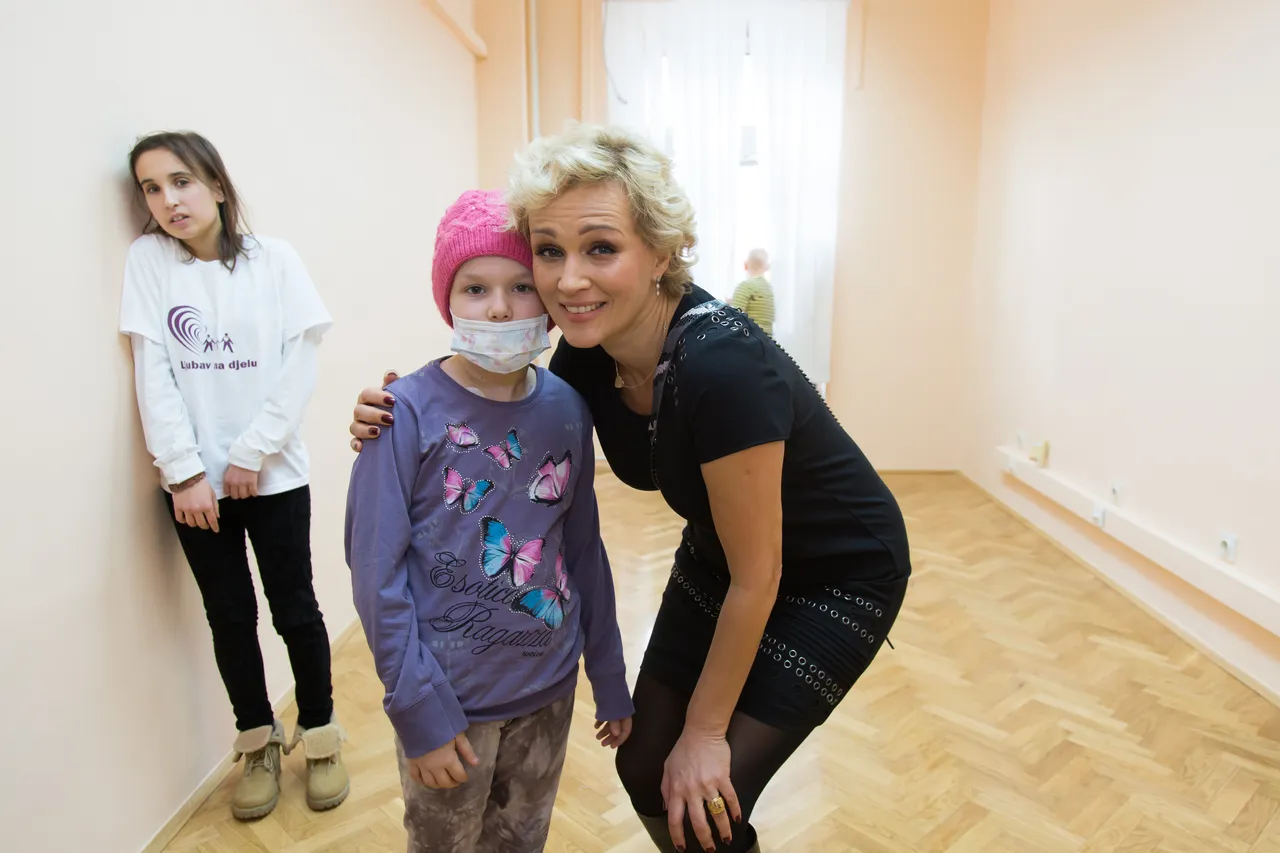 Budi mi prijatelj, Vanna i 'Ljubav na djelu'