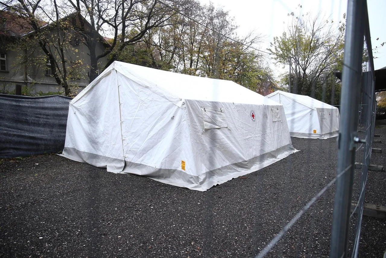 Šatori za migrante u tranzitu