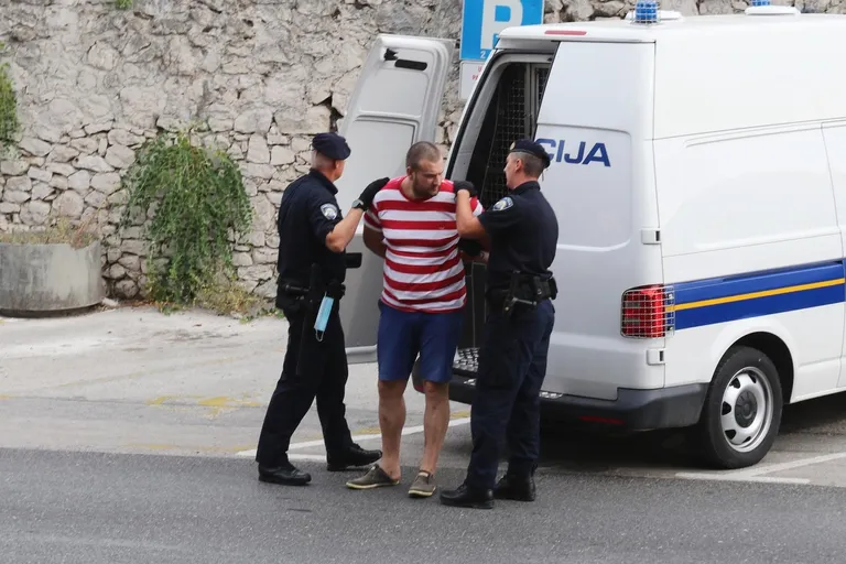 Dubrovnik: Privedena dva muškarca osumnjičena za ubojstvo mladića u Rogotinu