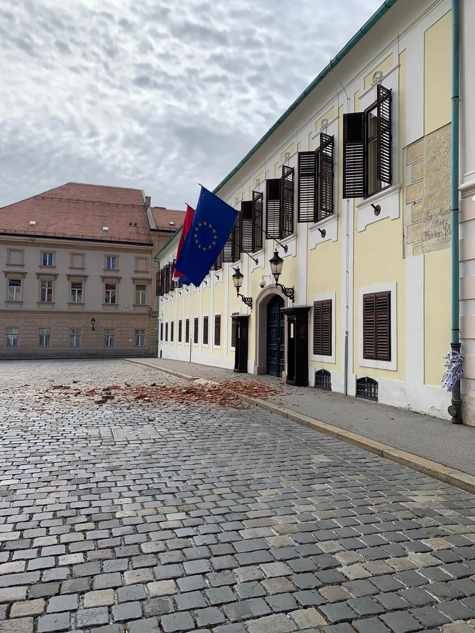 Pogledajte kako Vlada izgleda nakon velikog potresa