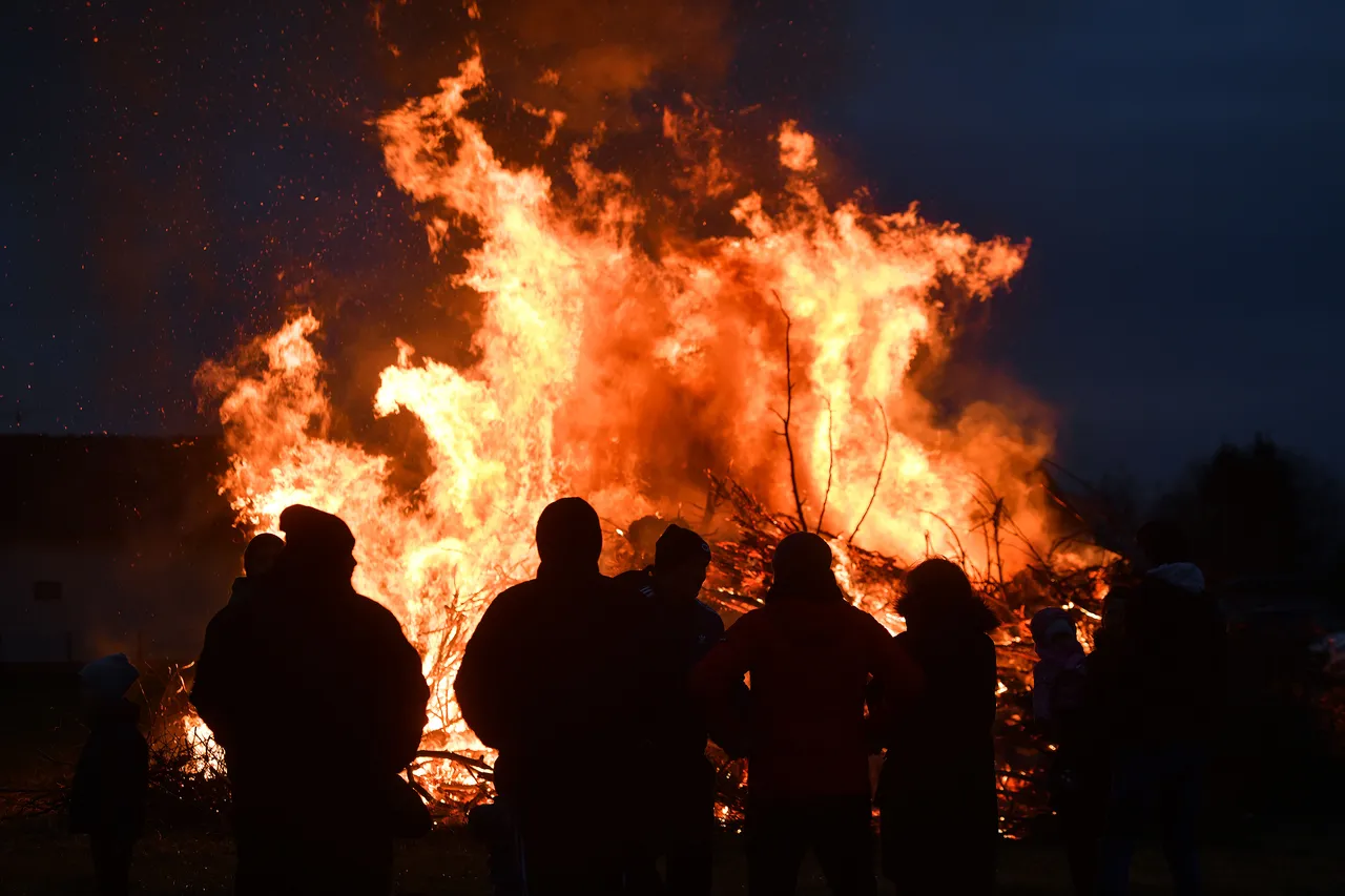  Strahoninec: Tradicionalna Vuzmenka  