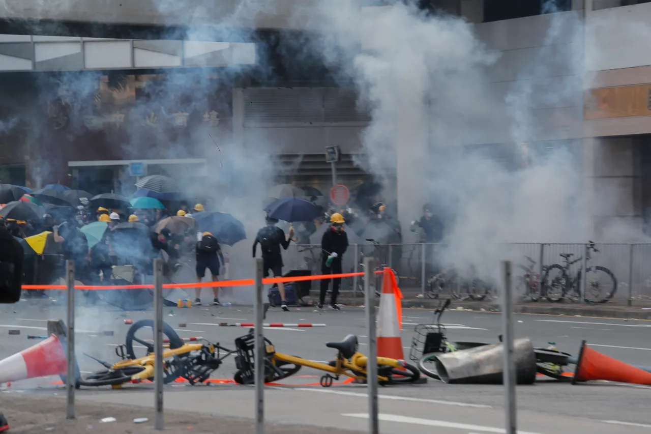 Neredi na ulicama Hong Konga, veliki sukob policije i prosvjednika