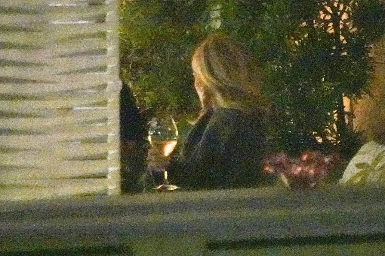Michelle Pfeiffer cocktail with misterious man in Rome