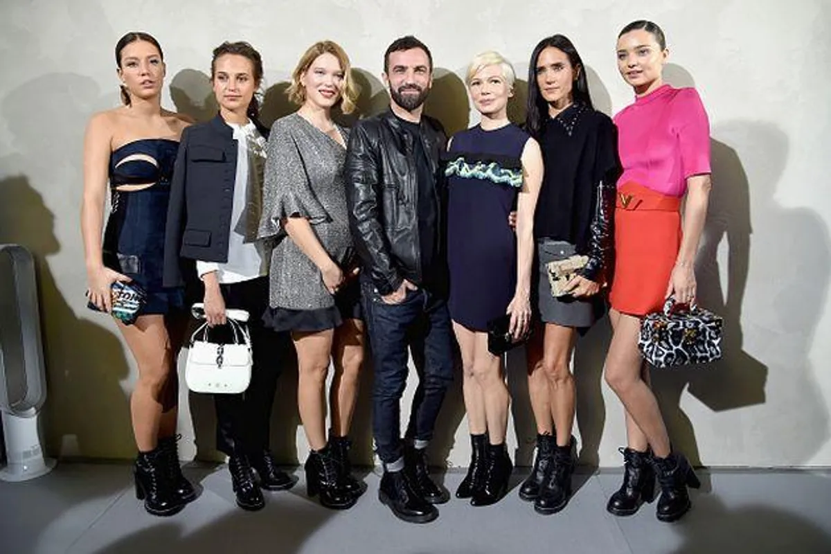 Poznate zvijezde se okupile na reviji modne kuće Louis Vuitton