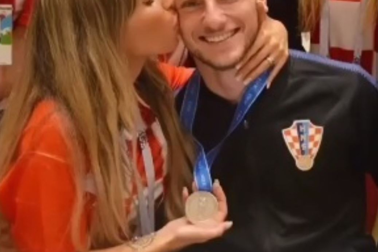 Tko Ne Bi Htio Ovakvog Supruga Raquel Otkrila Kakvu Joj Je Proslavu Rakitic Organizirao