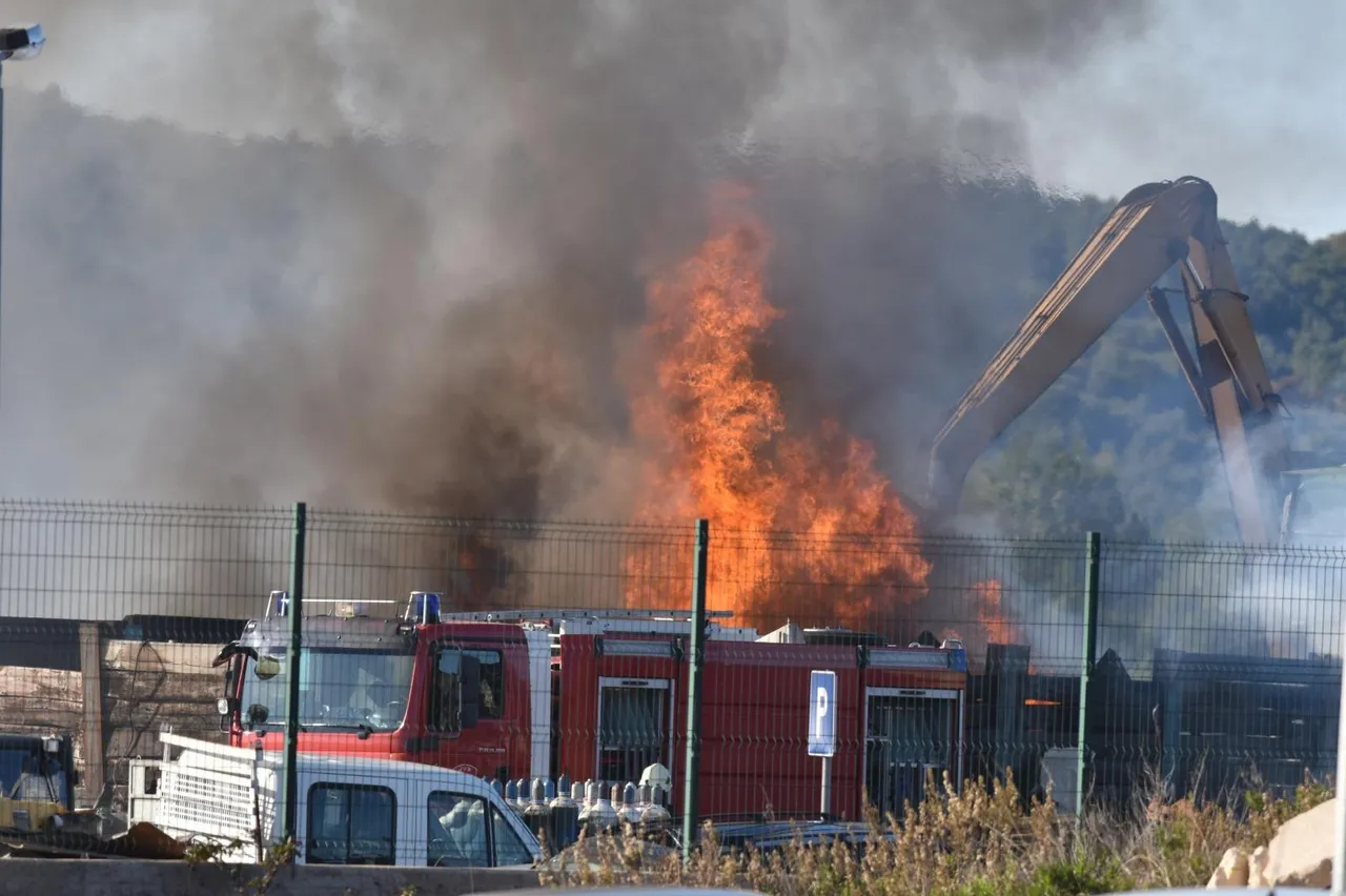 U Šibeniku izbio požar na odlagalištu otpada Cezar