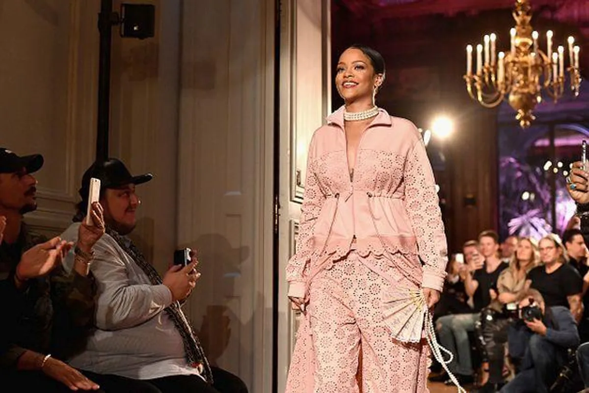 Rihanna prošetala pistom na Tjednu mode u Parizu