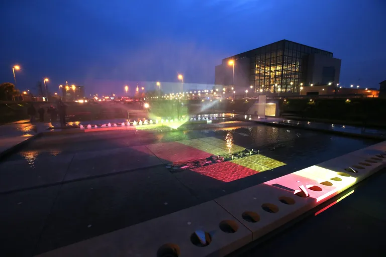 Zagrebačke fontane osvijetljene su bojama belgijske zastave