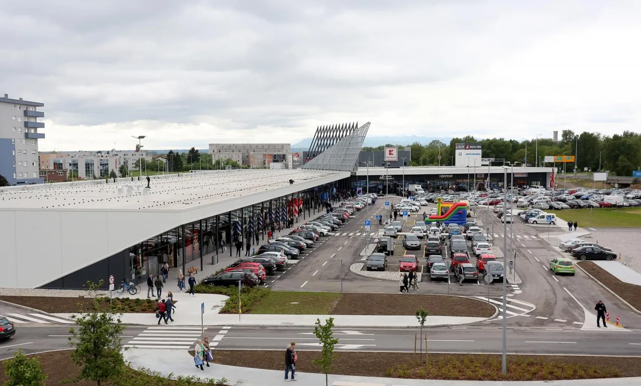 Otvoren novi trgovački centar Arena Park