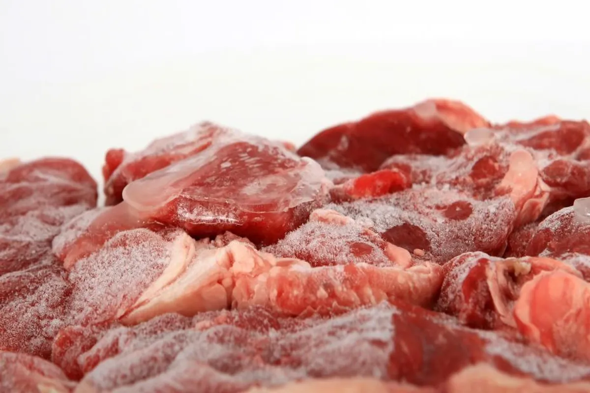 Odmrzavanje mesa na sobnoj temperaturi
