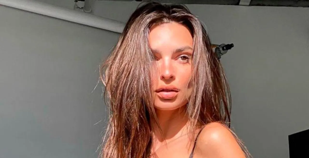 Emily Ratajkowski nas