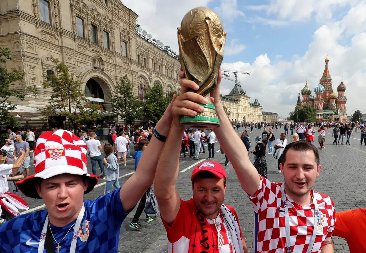 Vatreni navijači u centru Moskve čekaju početak polufinalne utakmice