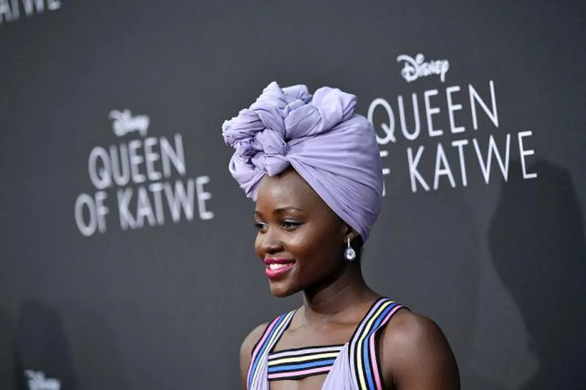Prekrasan styling Lupite Nyong'o na premijeri filma "Queen of Katwe"