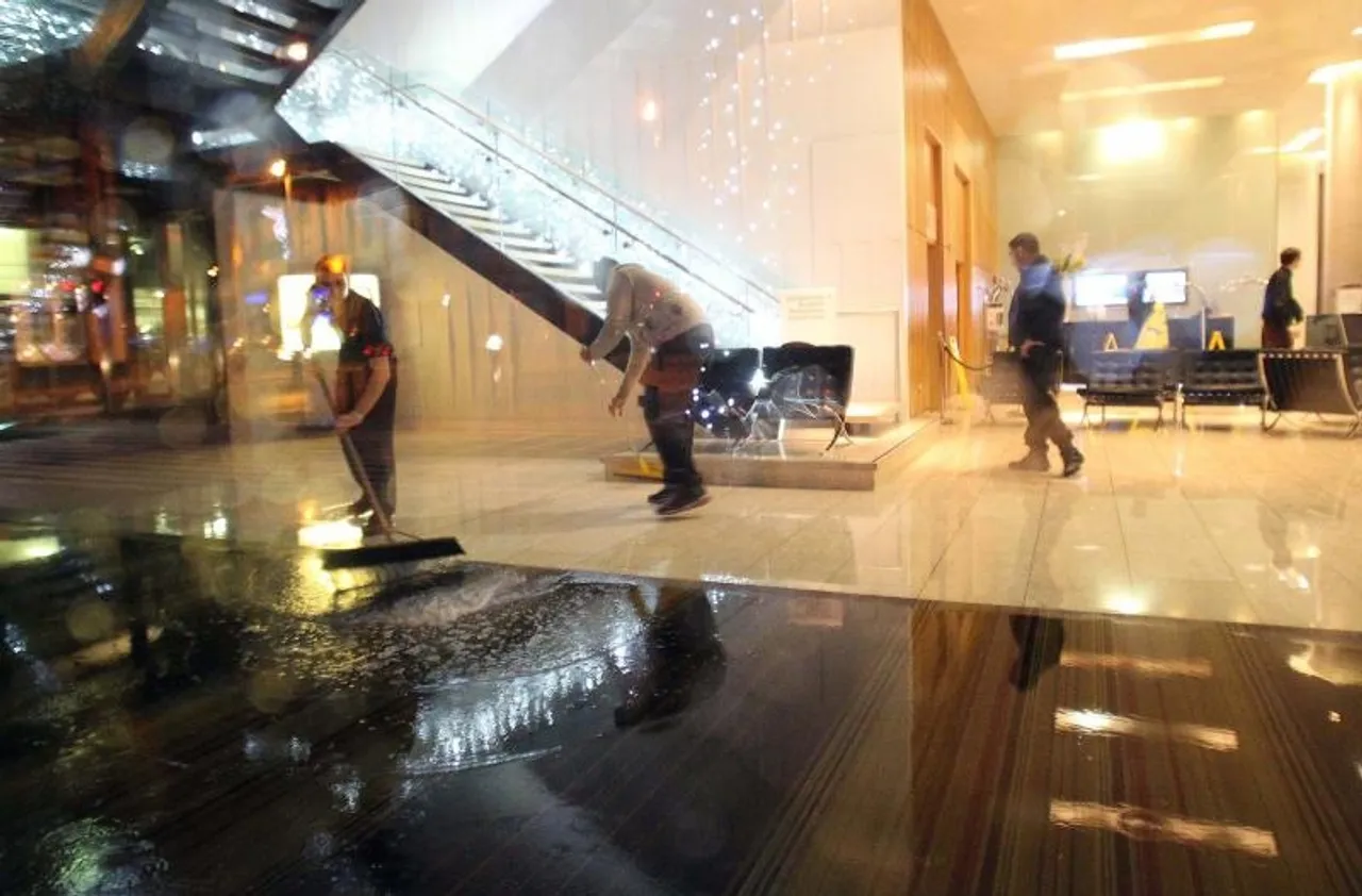 PXL hotel hilton poplava