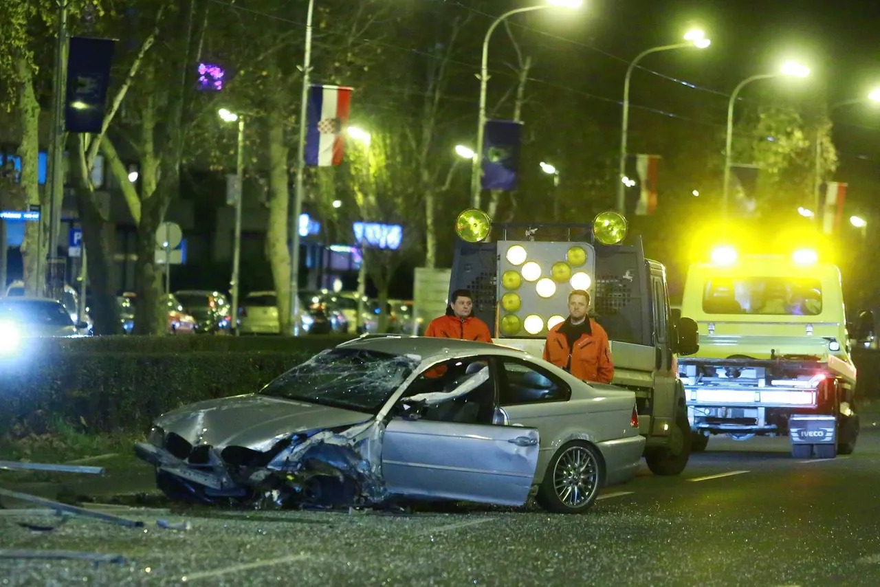 Zagreb: Automobilom se zaletio u tramvajsku stanicu na Vukovarskoj, nema ozlijeđenih