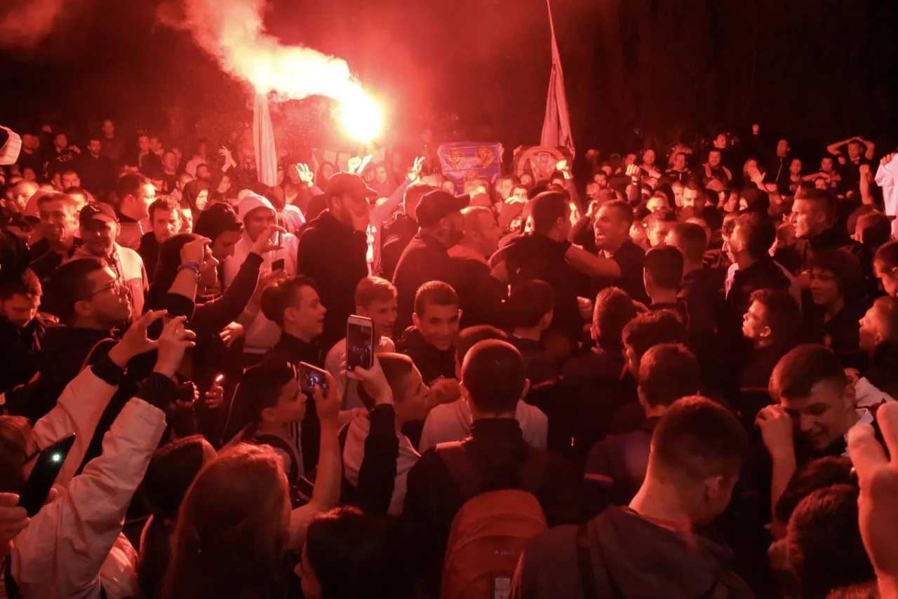 Više od tisuću navijača na Poljudu: Torcida spektakularno dočekala pionire Hajduka!