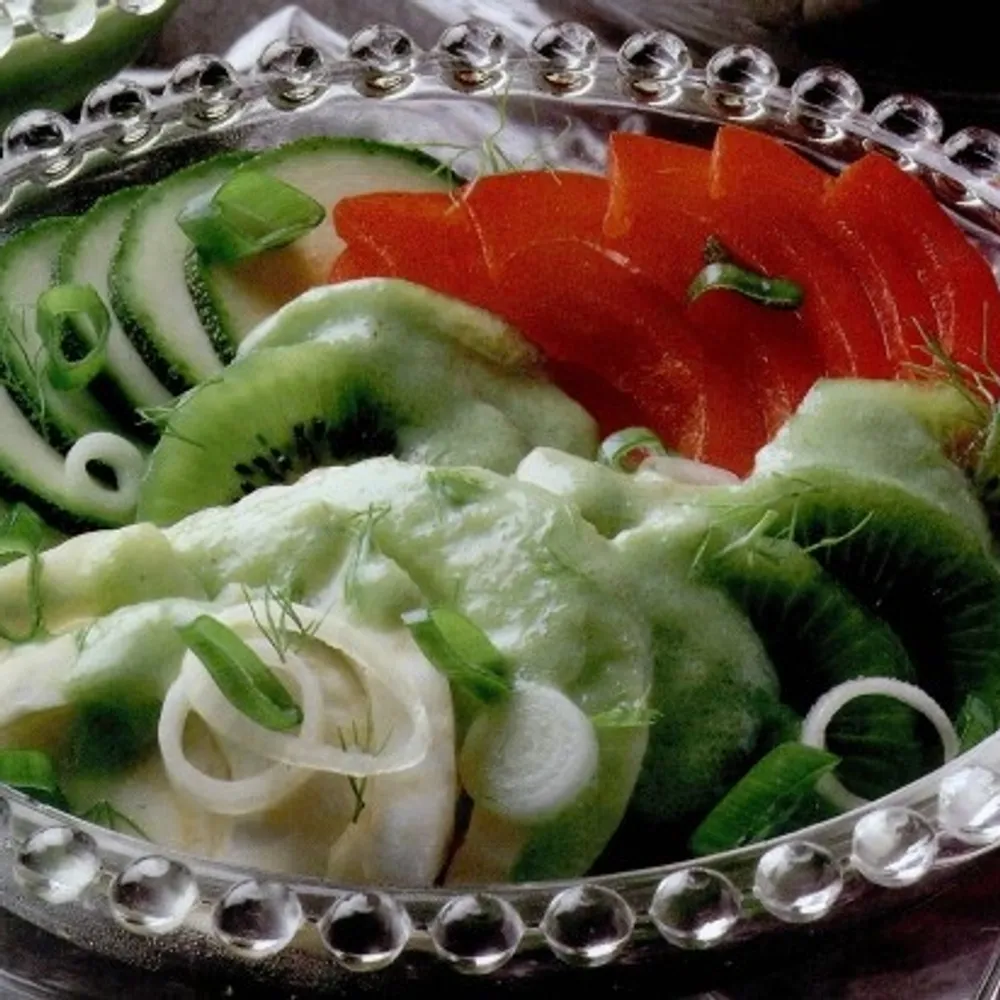 Gurmanska salata s umakom od kivija