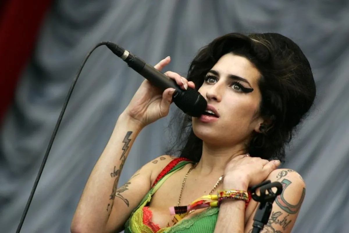 Amy Winehouse danas bi slavila 37. rođendan - tragična priča o velikom talentu i borbi s bulimijom i ovisnostima