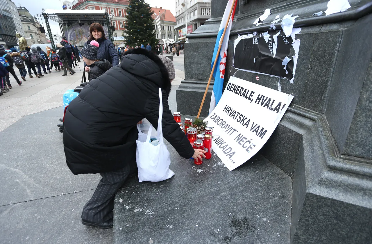 Građani i dalje ostavljaju i pale svijeće u spomen na generala Slobodana Praljka