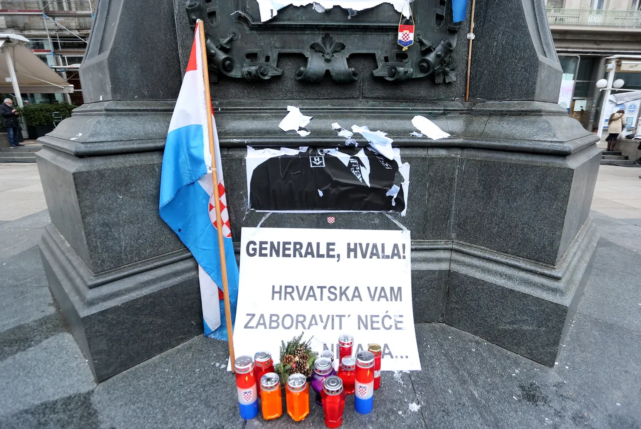 Građani i dalje ostavljaju i pale svijeće u spomen na generala Slobodana Praljka