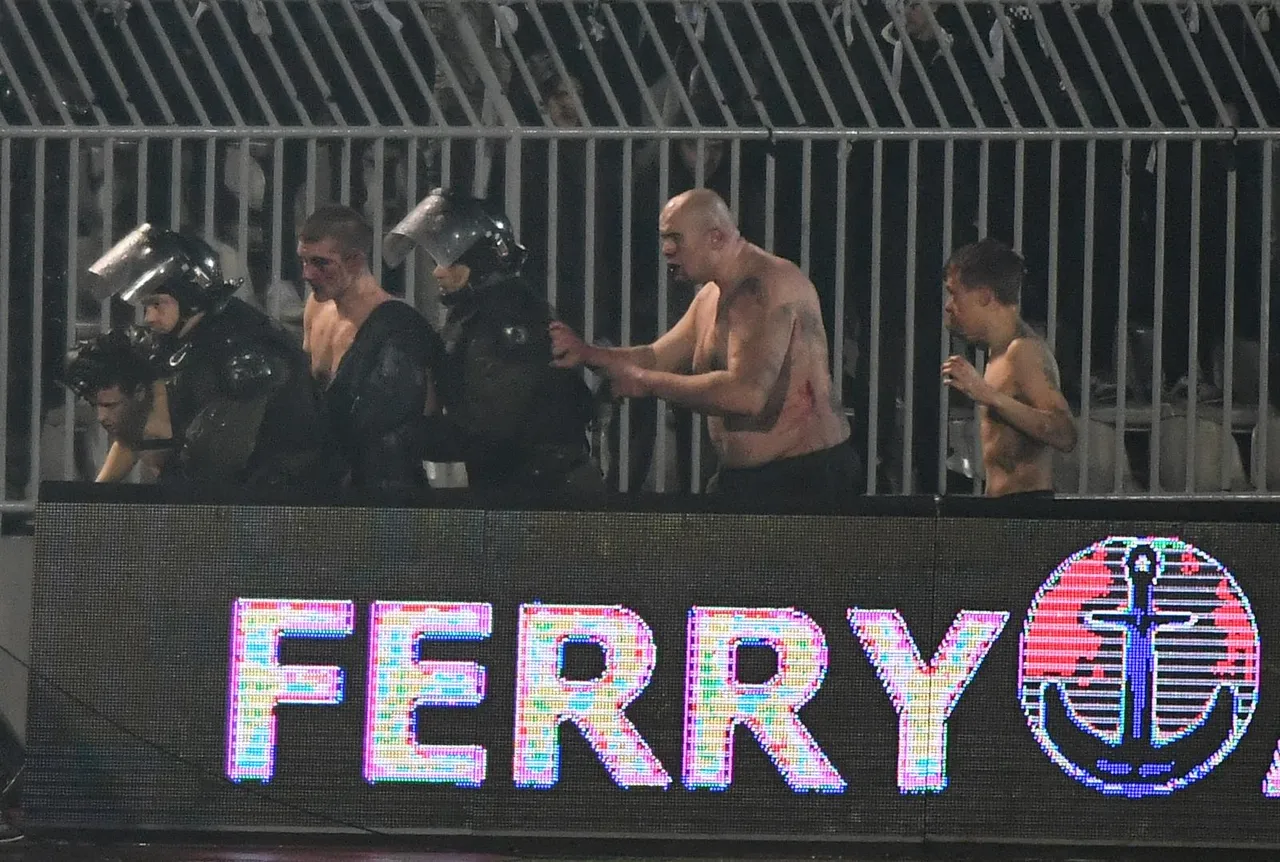 Grobari se međusobno potukli tijekom utakmice Partizan - Crvena zvezda