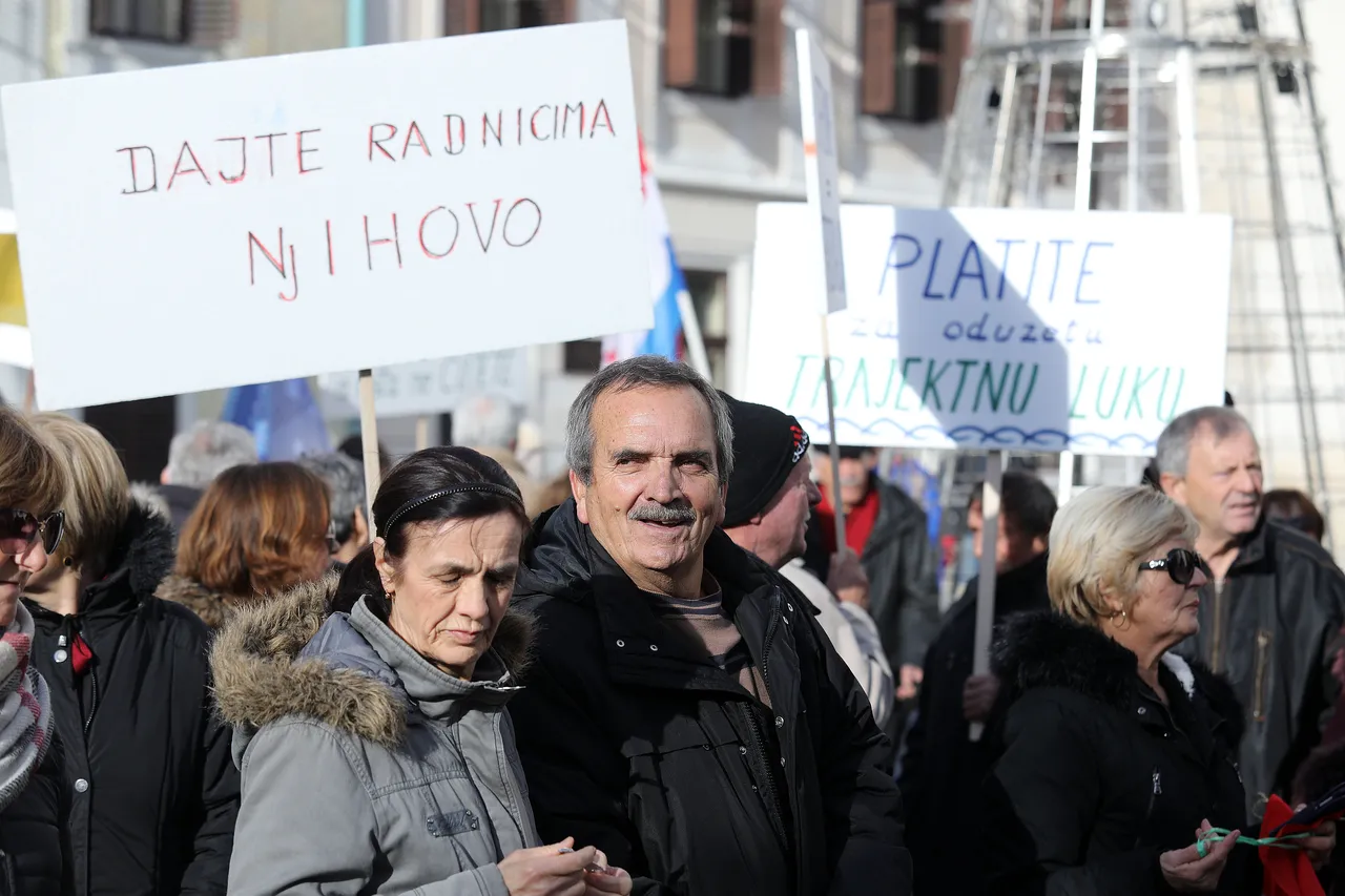 Na Trgu svetog Marka radnici Dalmacijavina organizirali mirni prosvjed