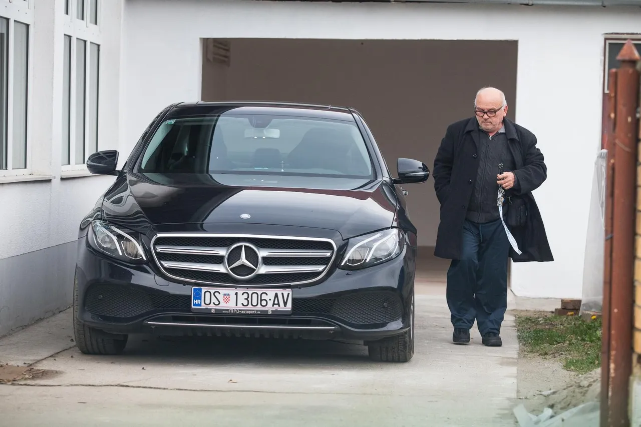 Župnik Andrija Vrbanić vozi skupocjeni Mercedes