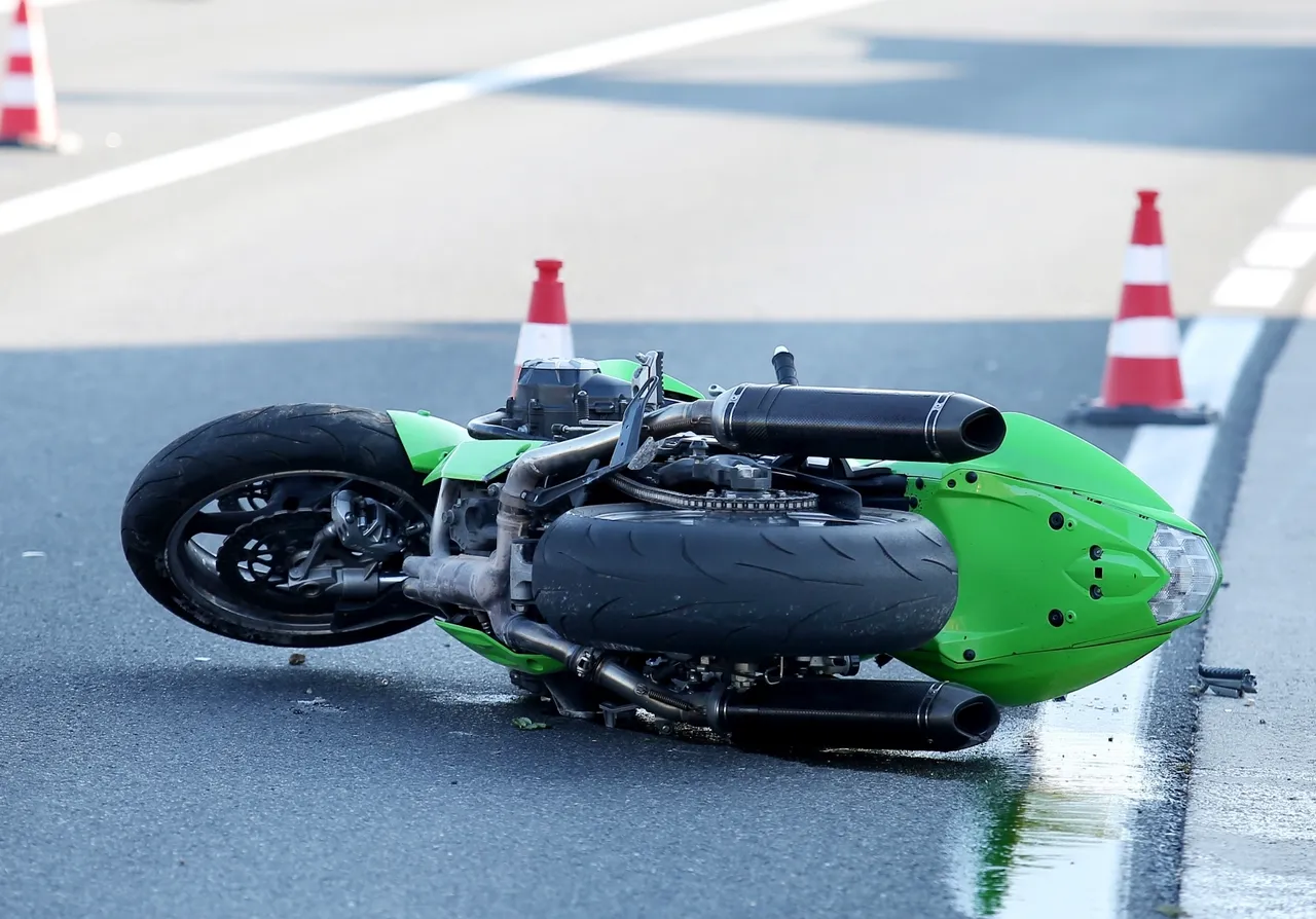 Teška nesreća kod Šibenika, u sudaru automobila i motocikla smrtno stradao motociklist