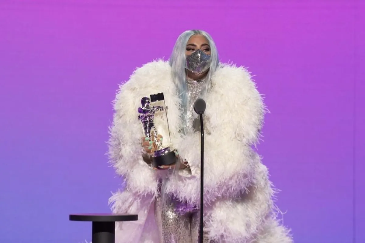 Lady Gaga 'pomela' VMA nagrade, a njezine maske odnijele su pravu pobjedu