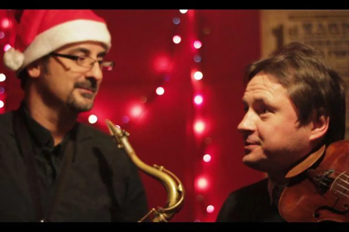 Hrvatska tradicijska božićna pjesma „Narodi nam se“ u crossover verziji dvojice vrsnih instrumentalista!
