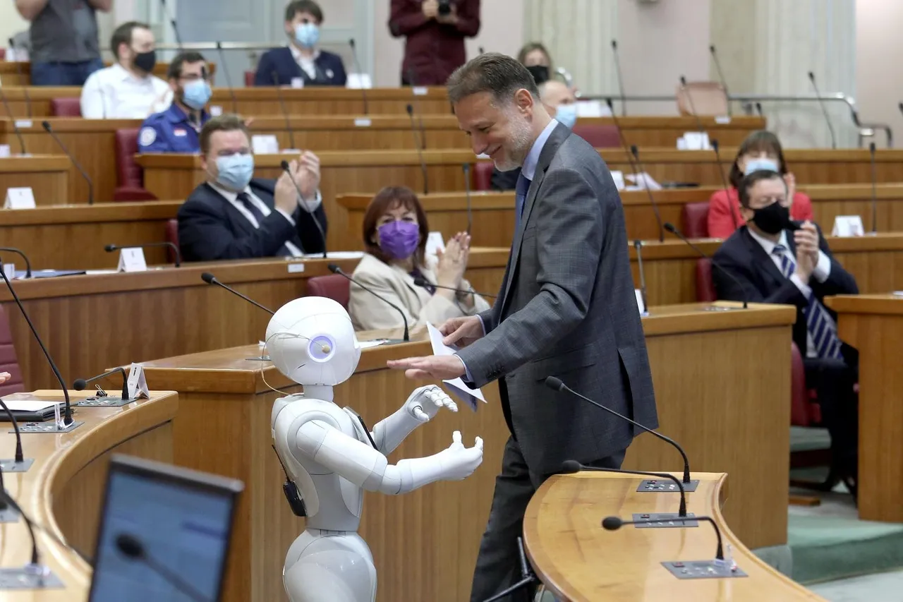 Robot je bio dio konferencije u Saboru