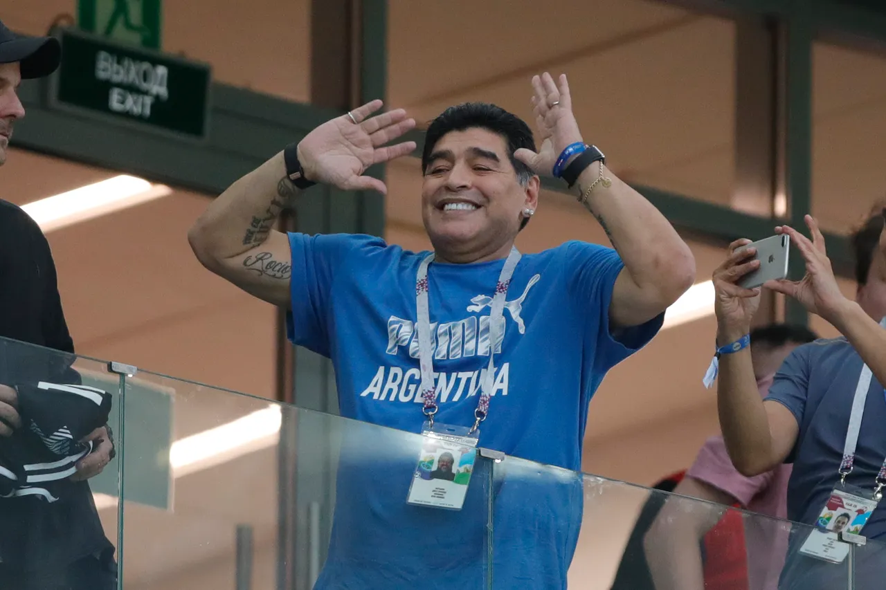 Maradona opet divljao: Pokazivao srednji prst kada je Argentina zabila za prolazak