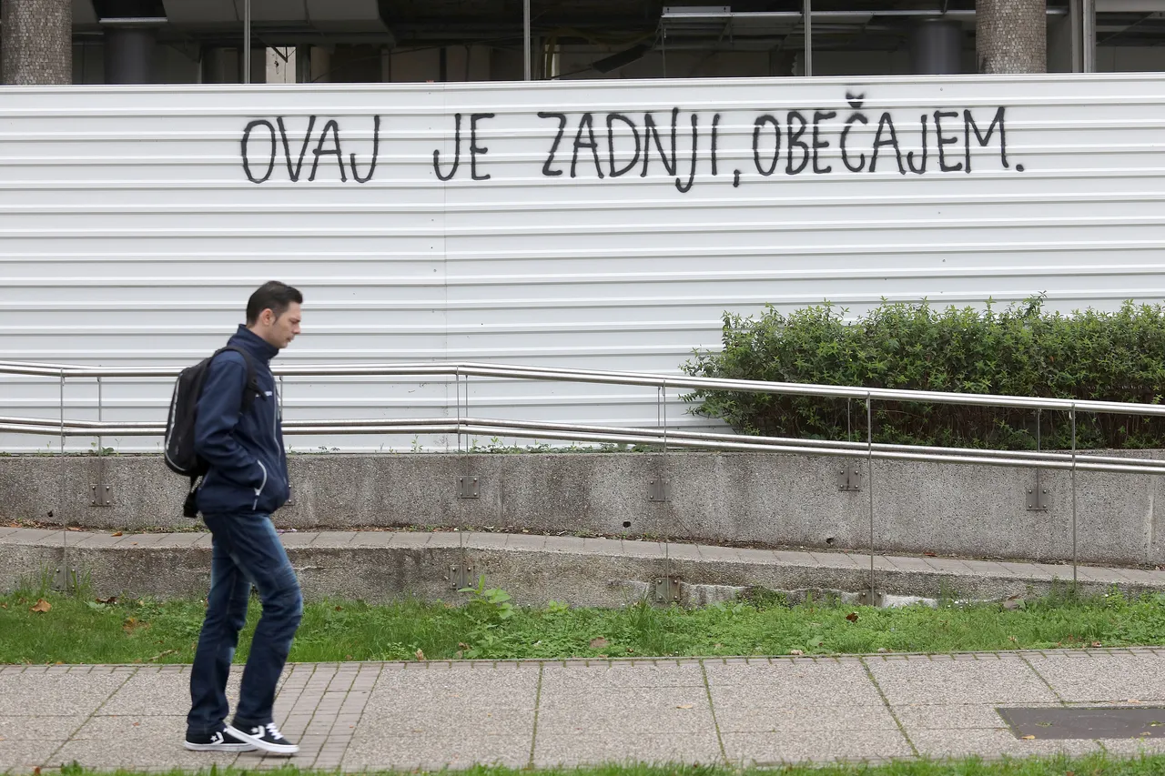 Netko uporno piše grafite po Zagrebu i to radi nepismeno i smiješno