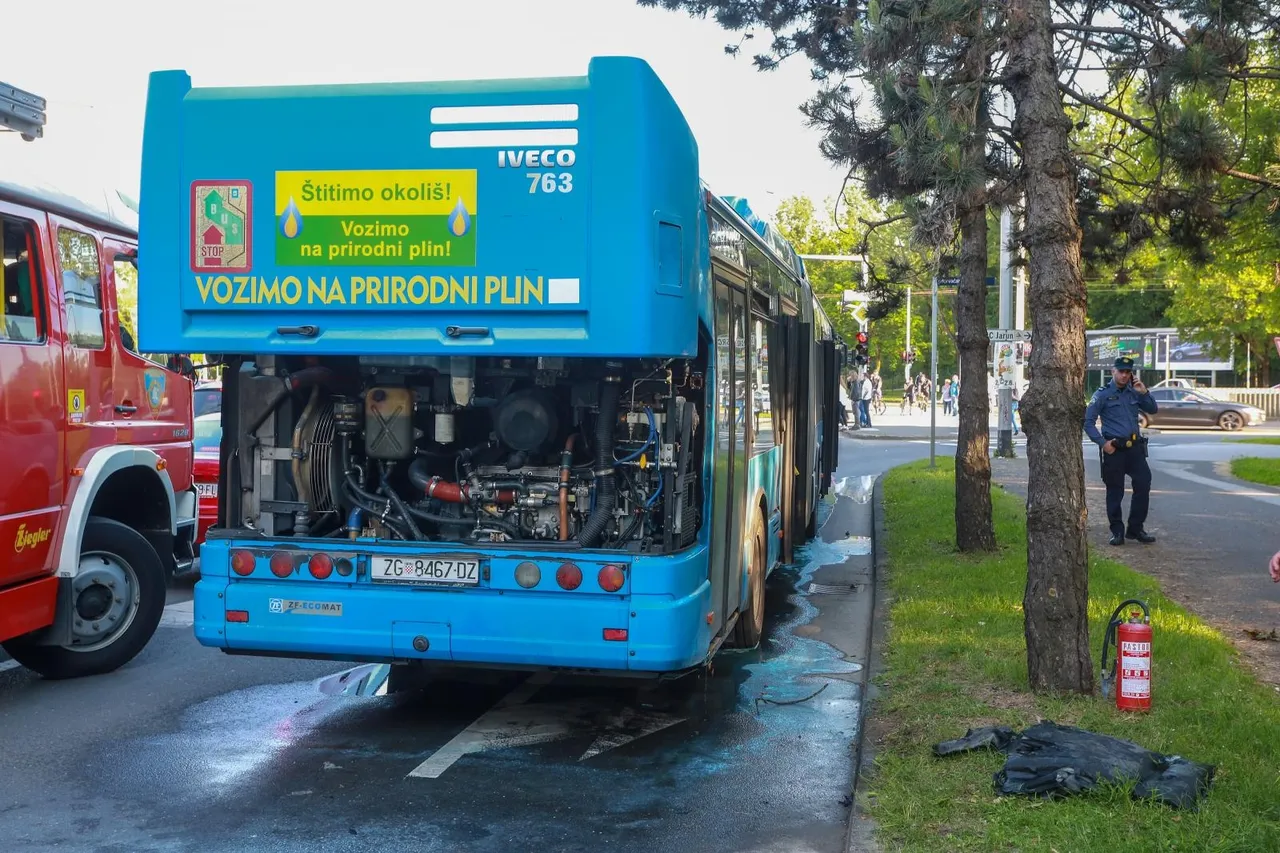 Na Selskoj cesti zapalio se ZET-ov autobus