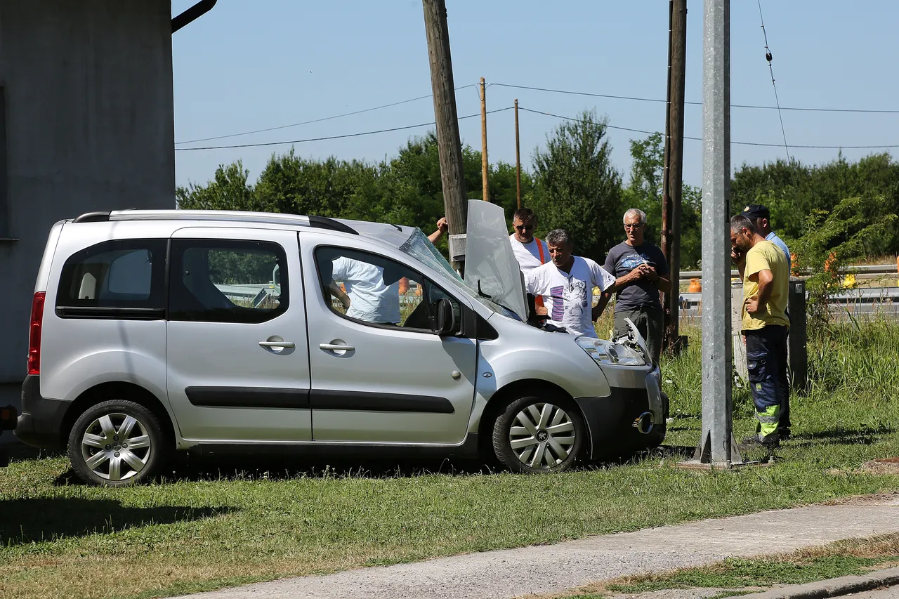 Đakovo: jedna osoba poginula u sudaru kamiona i automobila