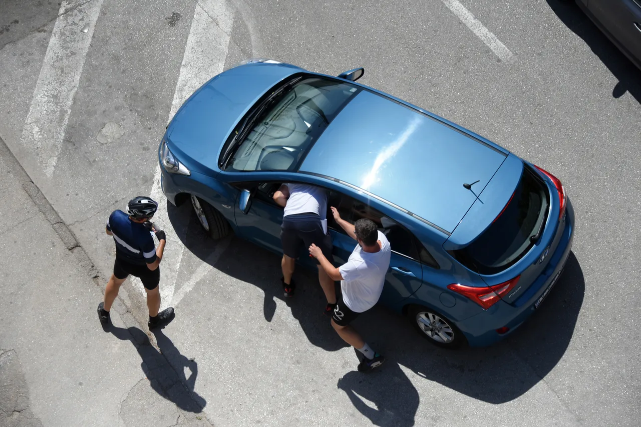 Vozači tankih živaca napravili kaos u Puli: Pogledajte tučnjavu zbog nepropisnog parkiranja 
