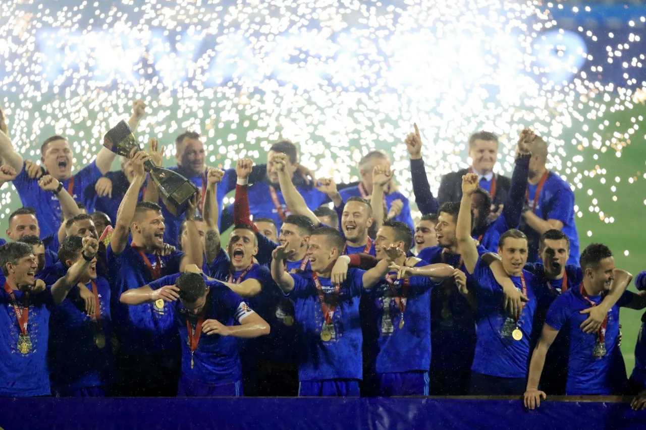 Spektakl nakon pobjede protiv Hajduka: Dinamo slavio titulu pred dobro popunjenim Maksimirom