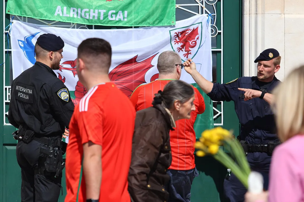 Policija i navijači Walesa