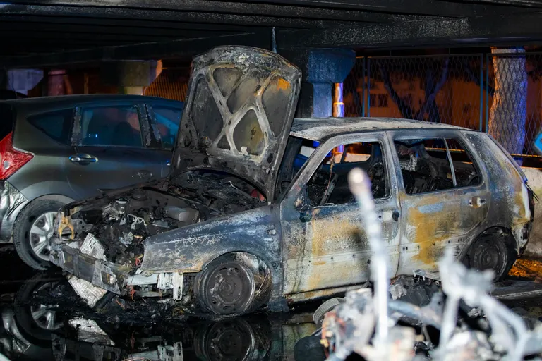 Snažna eksplozija probudila Splićane! U garaži izgorjeli motocikli i automobili: ' Čuli smo eksploziju, a vani vatrena kugla...'