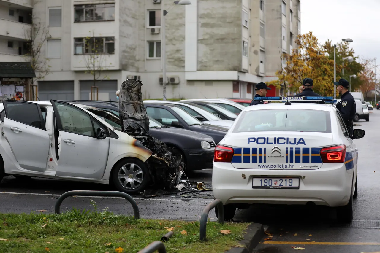 Automobil u Gajnicama se zapalio pa dva puta eksplodirao