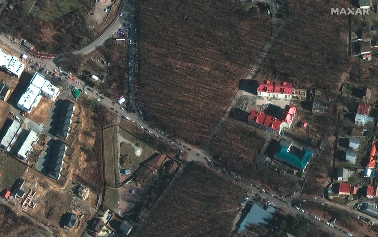 Nove satelitske snimke pokazuju razaranja koja su izazvali ruski udari u područjima sjeverno od Kijeva